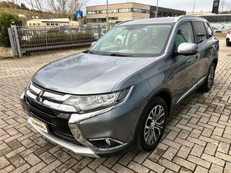 mitsubishi outlander 2.2 di-d 4wd instyle 7p.
