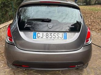 lancia ypsilon 1000 benzina