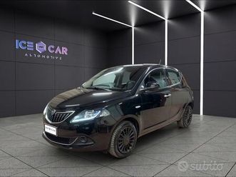 lancia ypsilon 1.0 firefly 5 porte s&s hybrid silv