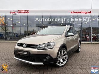volkswagen polo cross tsi highline / navi / xenon / trekhaak / hoge instap