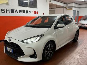 toyota yaris 1.5 hybrid 5 porte trend