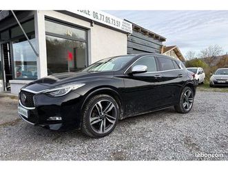 infiniti q30 1.6i 156ch