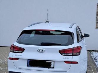 auto hyundai i30 kombi, 1.4, benzín,68000 km,2020