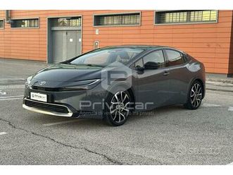 toyota prius 2.0 plug-in hybrid lounge