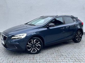 volvo v40 2.0 cross country pro/kamera/pano/leder/led