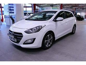 hyundai i30 kombi 1.6 crdi, dragkrok, vinterhjul
