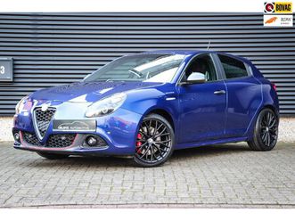 alfa romeo giulietta 1.750 turbo veloce | clima | cruise | sportstoelen | pdc | stoelverw. | metalic | zeer mooi! |