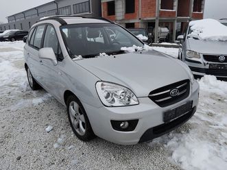 kia carens 2.0tdi 7 mesta 3,000 eur