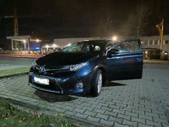 toyota auris touring sport