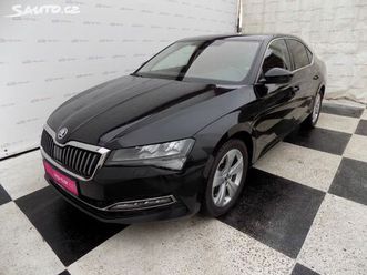 škoda superb 2.0tsi/4x4/dsg/crystal-led/čr/
