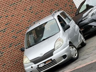 toyota yaris / automatique airco / 1ere propriété /