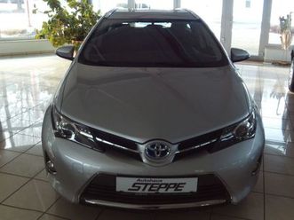 toyota auris touring sports hybrid life+