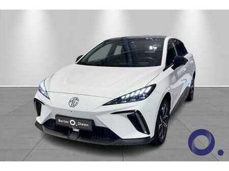 mg mg4 64kwh long range / luxury / delskinn/ acc / 360 / 2023, 56 950 km, kr 219 000,-