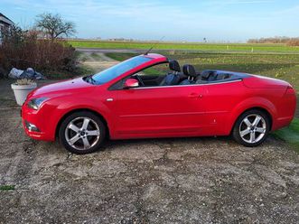 ford focus coupé-cabriolet - 2.0-16v titanium