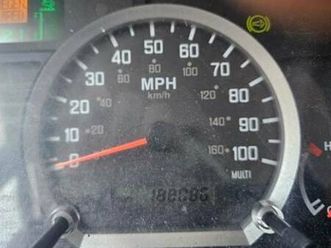 2013 isuzu npr heavy duty box truck 18’ft - 188k miles