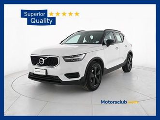 volvo xc40 t2 geartronic momentum core del 2022 usata a modena