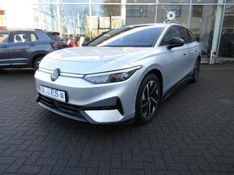 82 kwh iq.light harman kardon lm19 area view navi app-con dab+