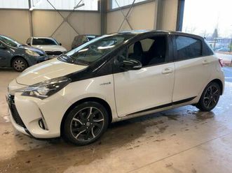 toyota yaris hybrid style selection