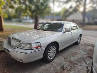 2005 lincoln town car signature limited