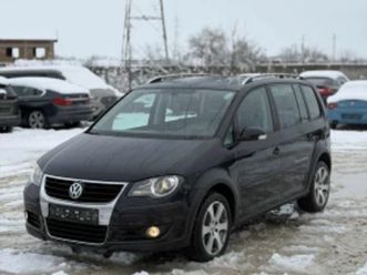 vw touran cross / podgrev