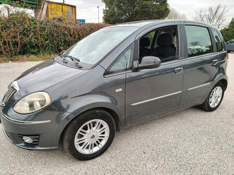 lancia musa 1300 mjet 2012