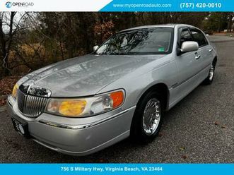 2000 lincoln town car - financing available!