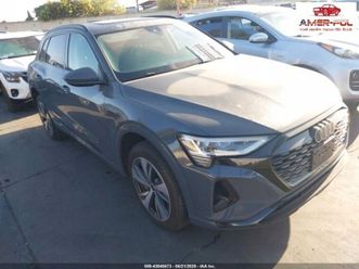 audi q8 e-tron premium, quattro, od ubezpieczalni elektryczny 355km