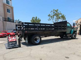 2008 gmc topkick, c6500, 18ft stakebed, liftgate! gas 8.1l, i finance