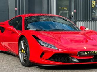ferrari f8 tributo coupé française malus payé 1e main sièges racing carbone daytona lift écran passager écussons d'ailes