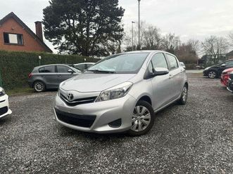 toyota yaris 1.3i automatique 34000 km!!!!!!! garantie