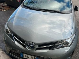 toyota auris 1.8 hybrid lounge
