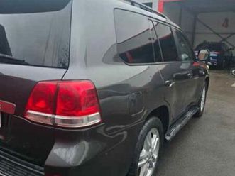 toyota - land cruiser 200