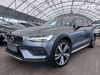 volvo v60 cross country d4 awd aut momentum virtual+acc+ogrevan volan