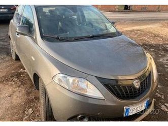 lancia ypsilon 1.0 hybrid firefly 5 porte s&s silv