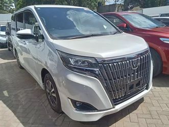 toyota esquire - 2019