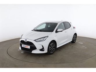 toyota yaris 1.5 hybrid design