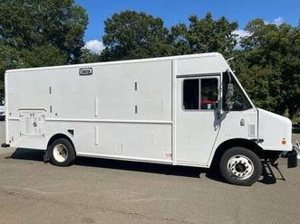 2016 freightliner mt-55 step van cummins diesel 39,017 miles non-cdl