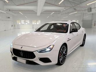 maserati ghibli 3.8 v8 580cv trofeo auto 4 porte b
