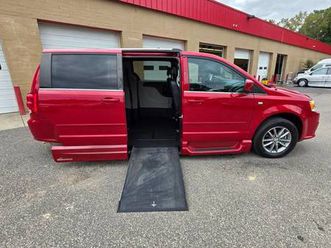 2014 dodge grand caravan 30th anniversary (mobility equipped)