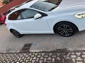 volvo v 40
