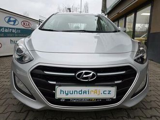 hyundai i30 1.6-vyhřívaný volant+sedadla