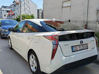 toyota prius 1,8 vvt-i sol hybrid, 2016 god.