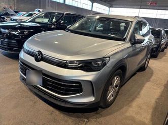 2.0 tdi dsg life +kamera +acc +led