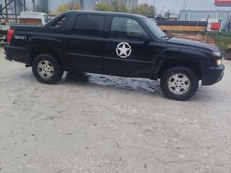 chevrolet avalanche v8