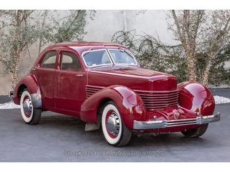 1936 cord 810 - sedan