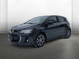 2017 chevrolet sonic * lt rs * 8 roues * démarreur * bas kilo * toit