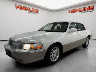 used 2006 lincoln town car signature