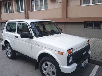 lada niva 15,800 eur