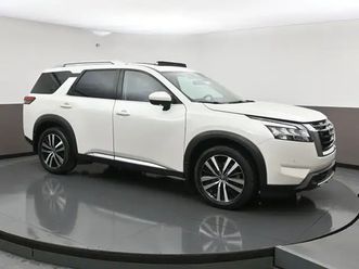2024 nissan pathfinder platinum captain's chairs i leather i pan
