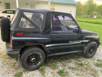 1994 geo tracker lsi 2d suv 4wd w/soft top 5 speed
